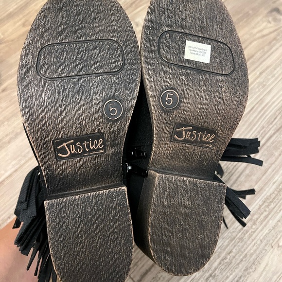 Black suede boots with fringe - Picture 3 of 3